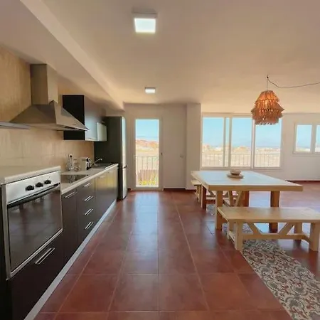 Big Spacious Casa Bamboo Relax, Pool And Parking *