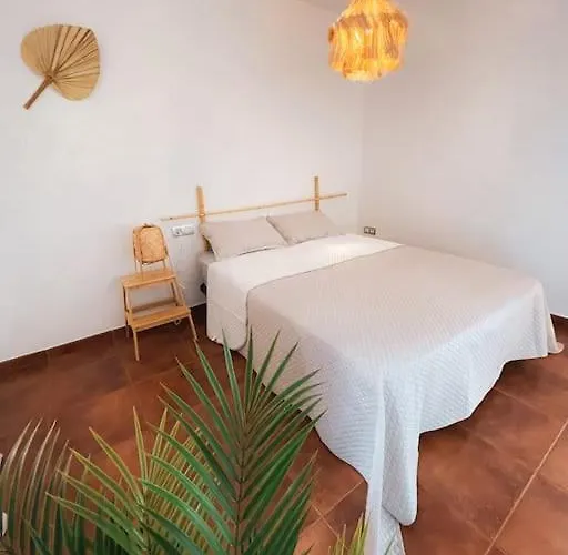 Big Spacious Casa Bamboo Relax, Pool And Parking Апартаменты