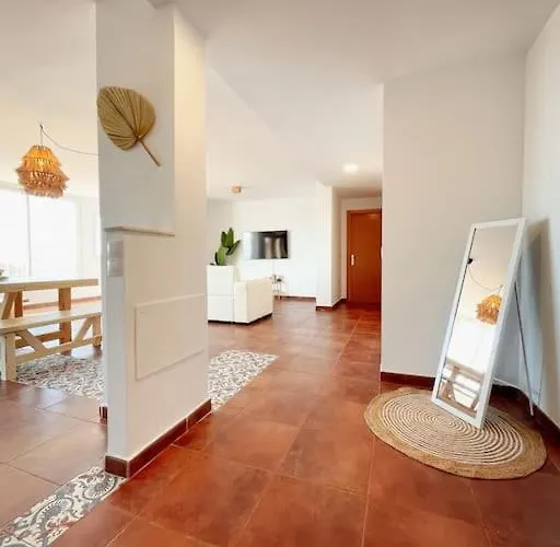 Апартаменты Big Spacious Casa Bamboo Relax, Pool And Parking *