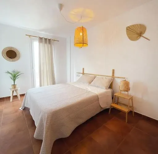 Big Spacious Casa Bamboo Relax, Pool And Parking Апартаменты *