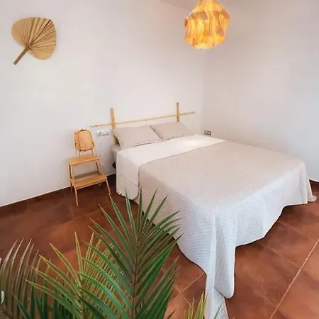 Big Spacious Casa Bamboo Relax, Pool And Parking Apartman