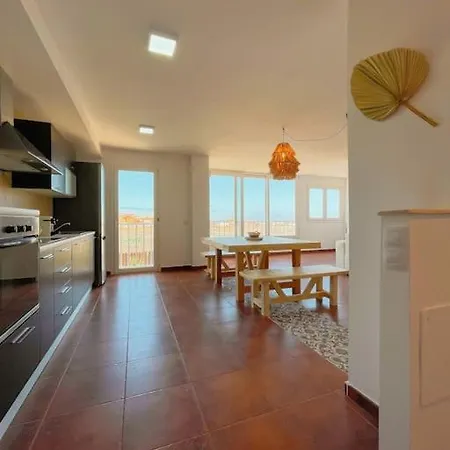 Big Spacious Casa Bamboo Relax, Pool And Parking Apartment Corralejo