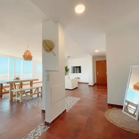 Big Spacious Casa Bamboo Relax, Pool And Parking *