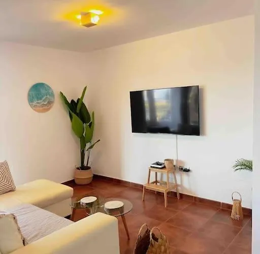 Big Spacious Casa Bamboo Relax, Pool And Parking *