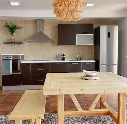 Big Spacious Casa Bamboo Relax, Pool And Parking