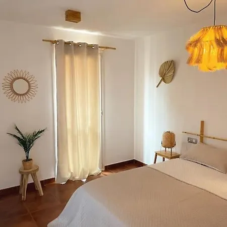 Big Spacious Casa Bamboo Relax, Pool And Parking Apartament *
