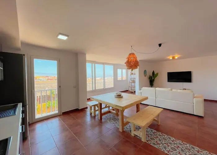 Big Spacious Casa Bamboo Relax, Pool And Parking Corralejo