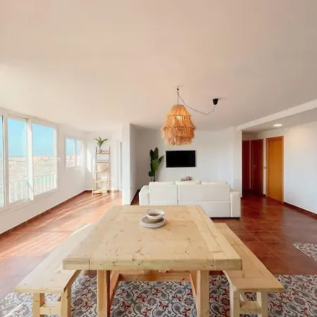 Big Spacious Casa Bamboo Relax, Pool And Parking