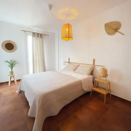 Big Spacious Casa Bamboo Relax, Pool And Parking Daire *