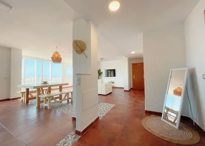 Big Spacious Casa Bamboo Relax, Pool And Parking *