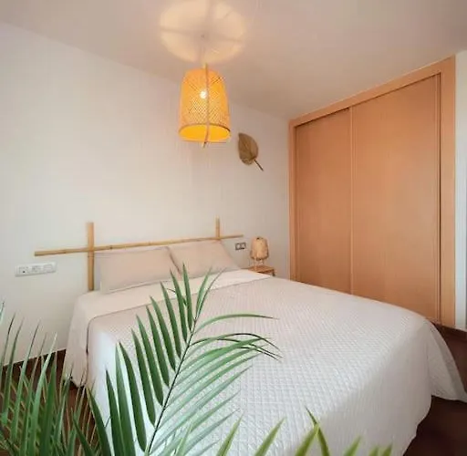 Big Spacious Casa Bamboo Relax, Pool And Parking דירה